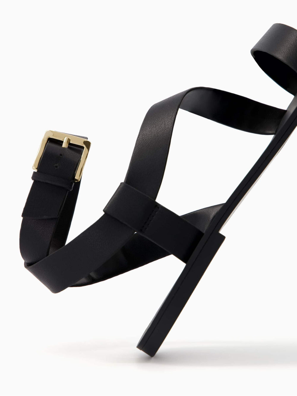 Flat sandals with ankle strap