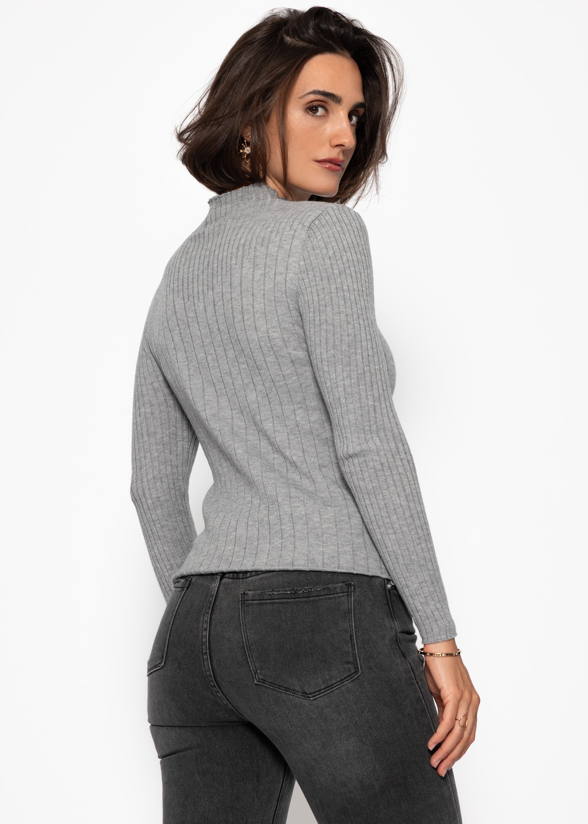 Top de punto acanalado con cuello alto - gris